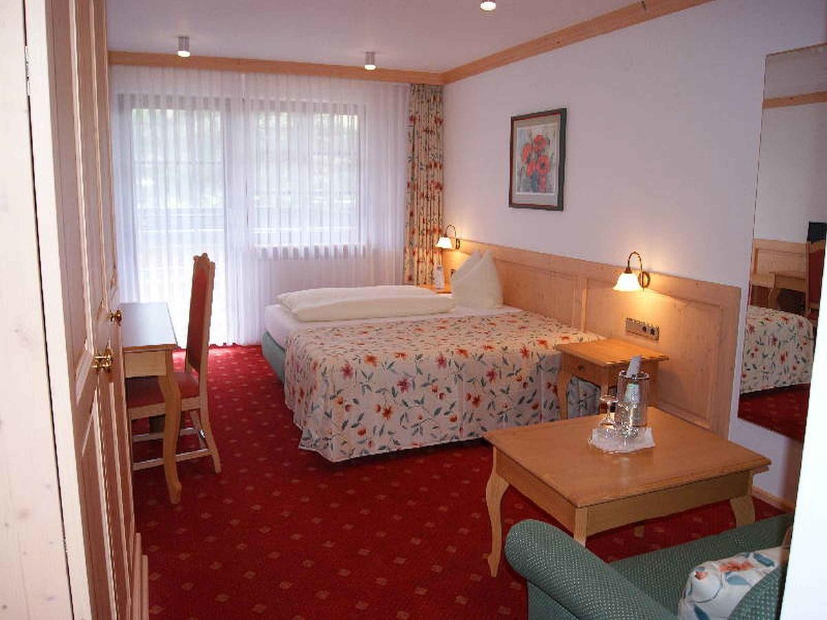 Hotel-Gasthof Zum Suessen Grund Albstadt Bagian luar foto