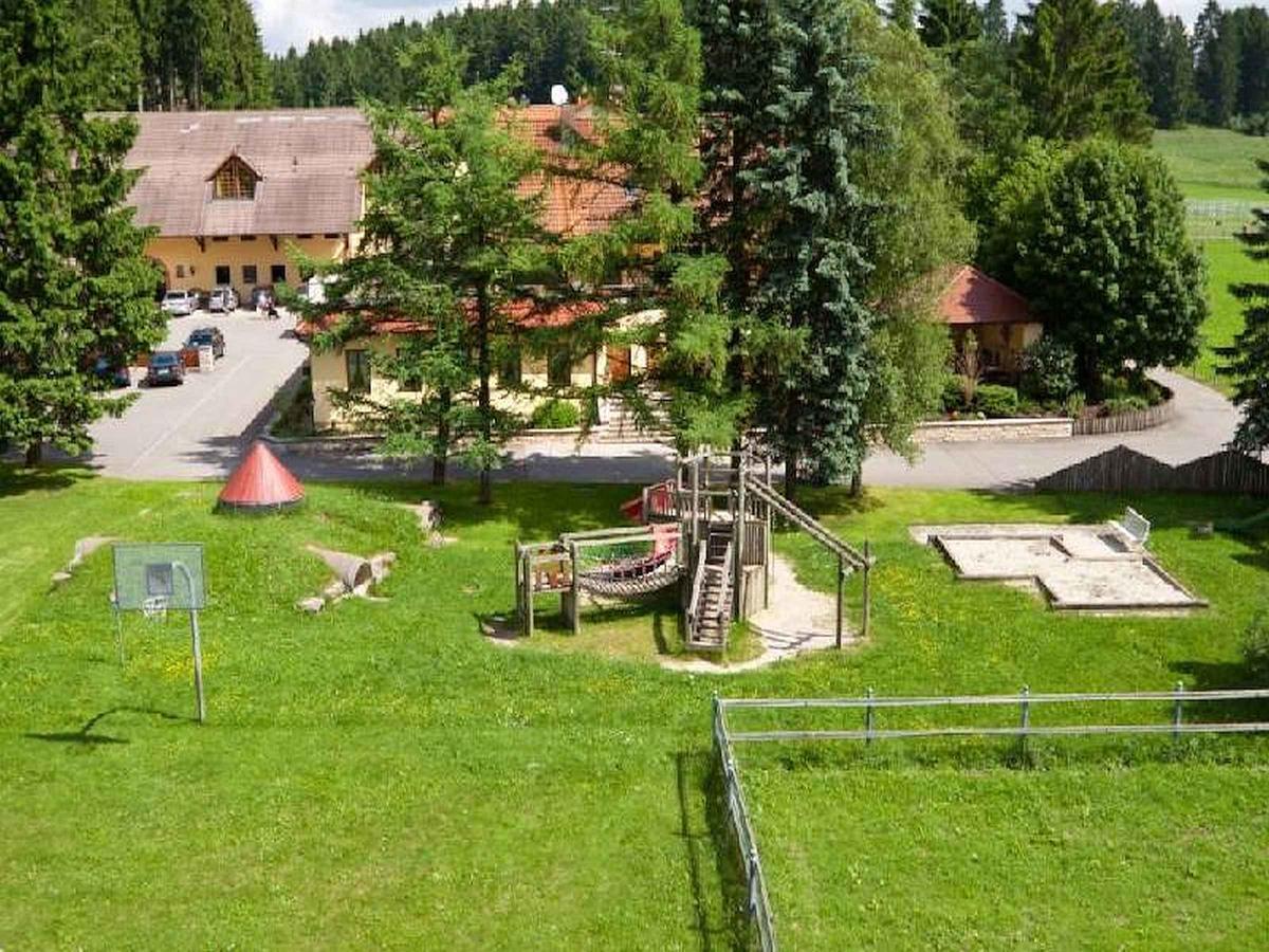 Hotel-Gasthof Zum Suessen Grund Albstadt Bagian luar foto