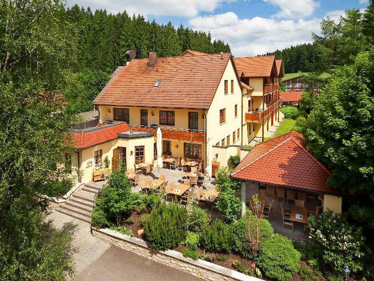Hotel-Gasthof Zum Suessen Grund Albstadt Bagian luar foto